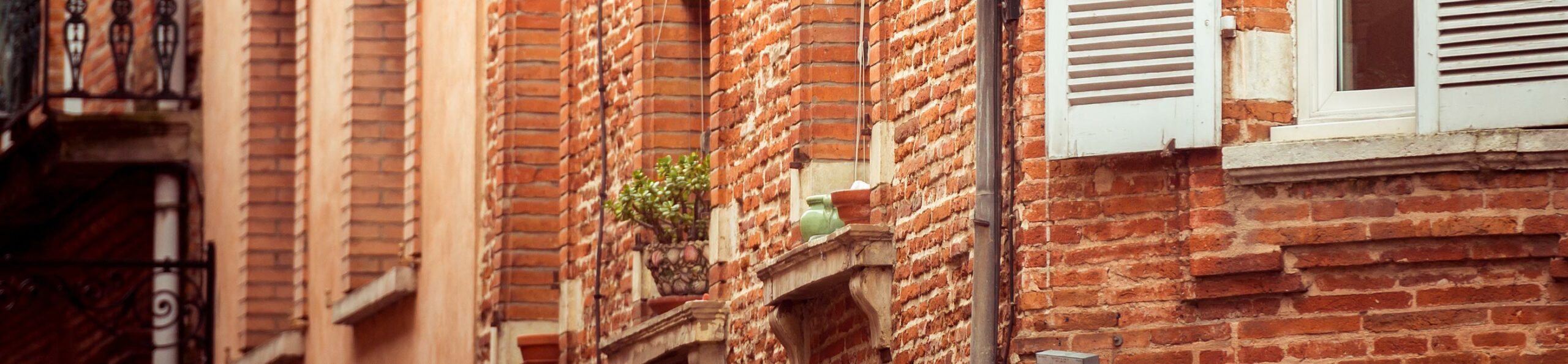 panoramique toulouse maison brique rose scaled 1